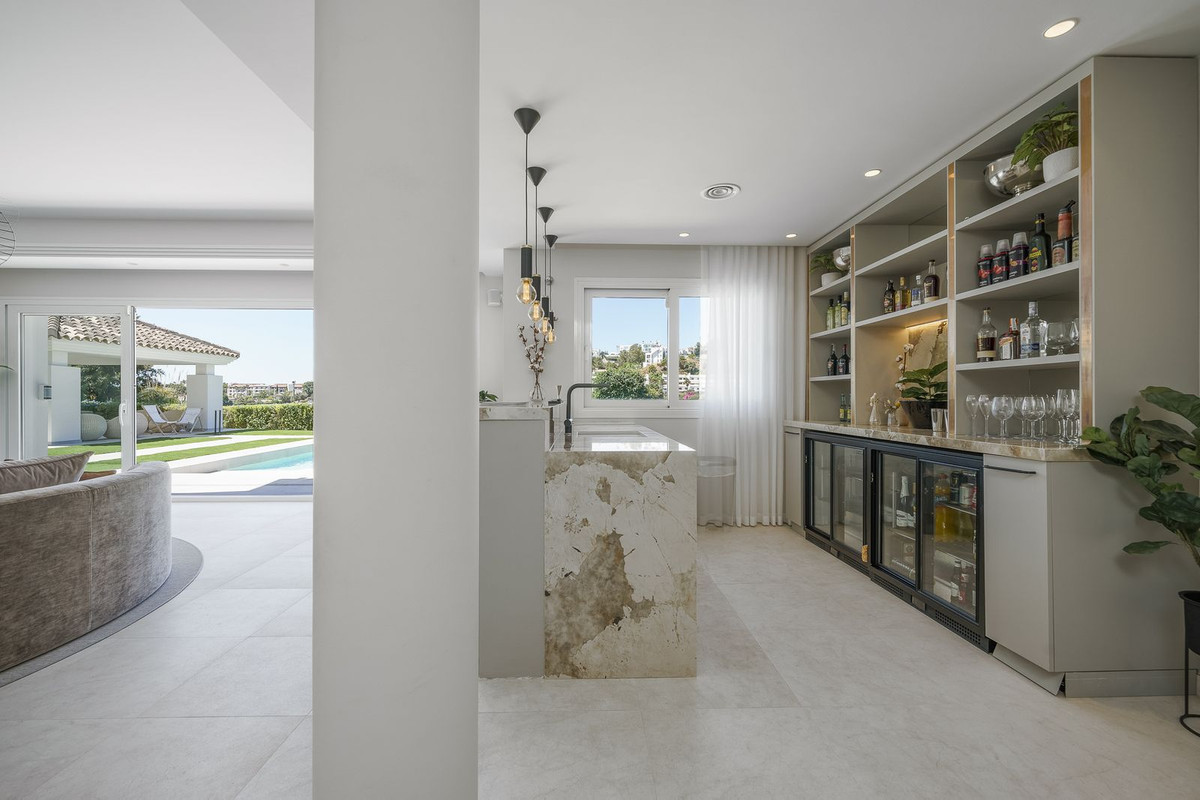 Se vende Villa - Chalet de 7 dormitorios en Costa Del Sol, Málaga, España