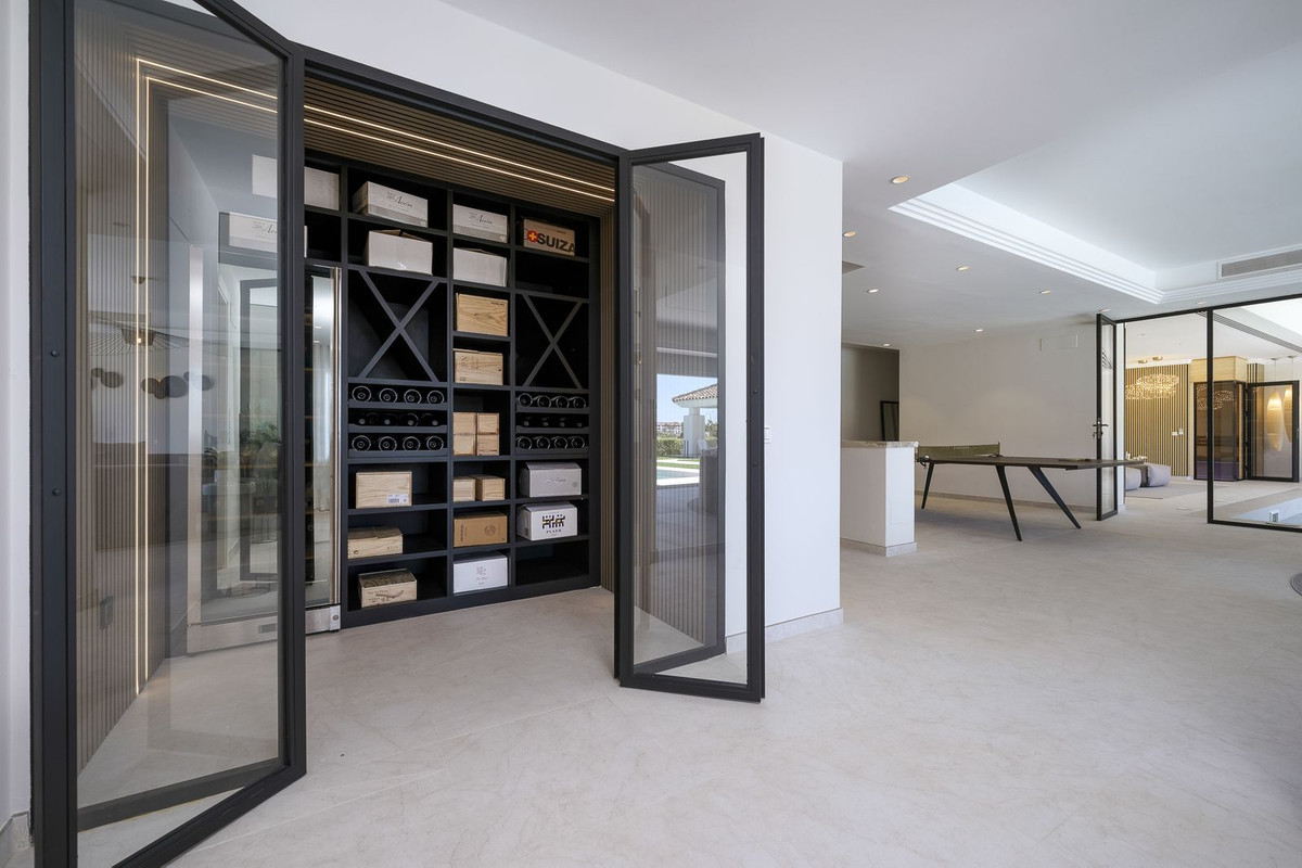Se vende Villa - Chalet de 7 dormitorios en Costa Del Sol, Málaga, España