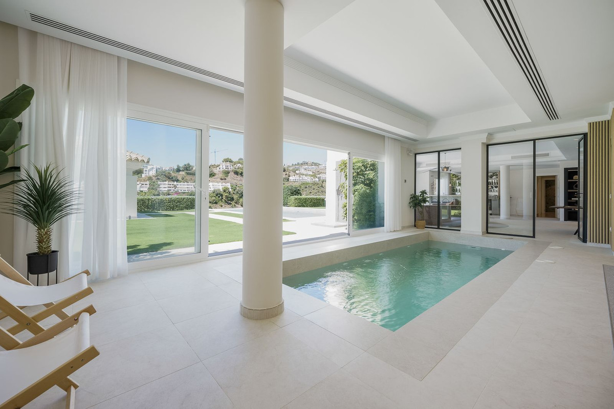 Se vende Villa - Chalet de 7 dormitorios en Costa Del Sol, Málaga, España