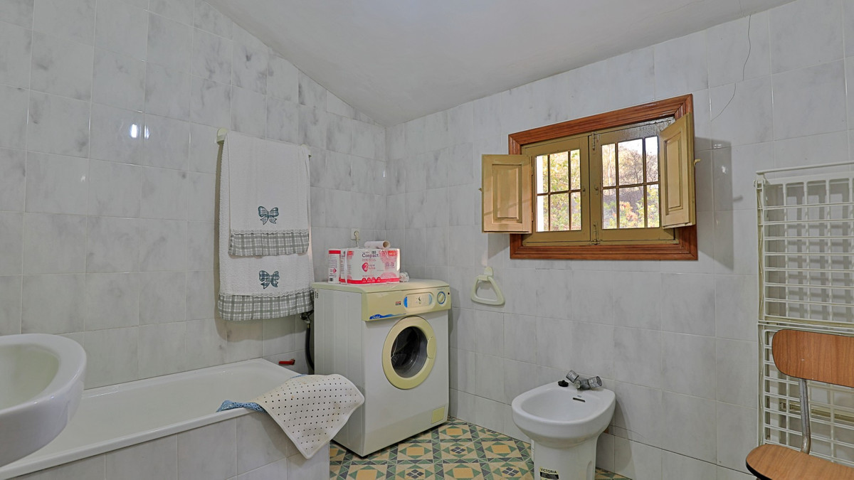 Se vende Pareada de 4 dormitorios en Costa Del Sol East, Málaga, España