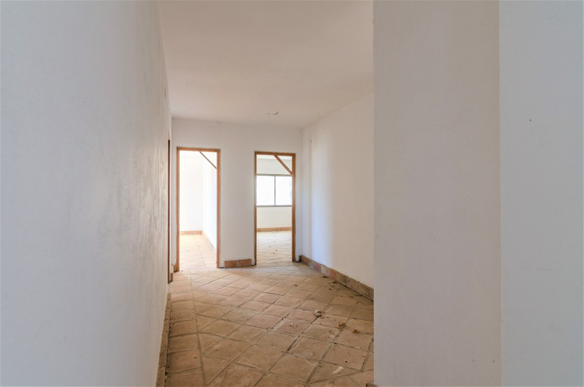 12 Bed Townhouse for sale in La Viñuela Costa Del Sol East, Málaga, Spain