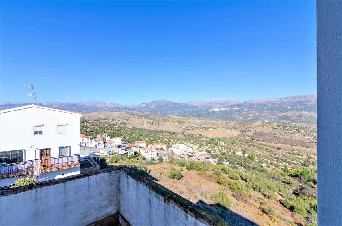 12 Bed Townhouse for sale in La Viñuela Costa Del Sol East, Málaga, Spain