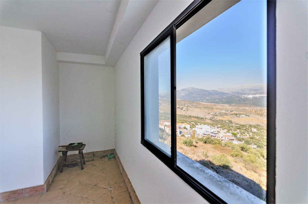 12 Bed Townhouse for sale in La Viñuela Costa Del Sol East, Málaga, Spain