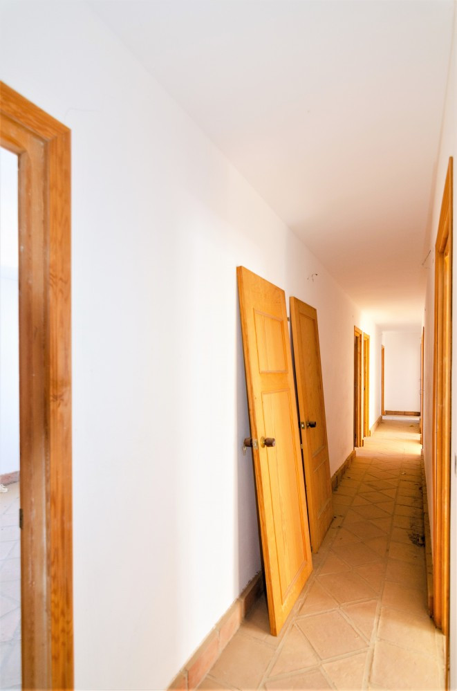 12 Bed Townhouse for sale in La Viñuela Costa Del Sol East, Málaga, Spain