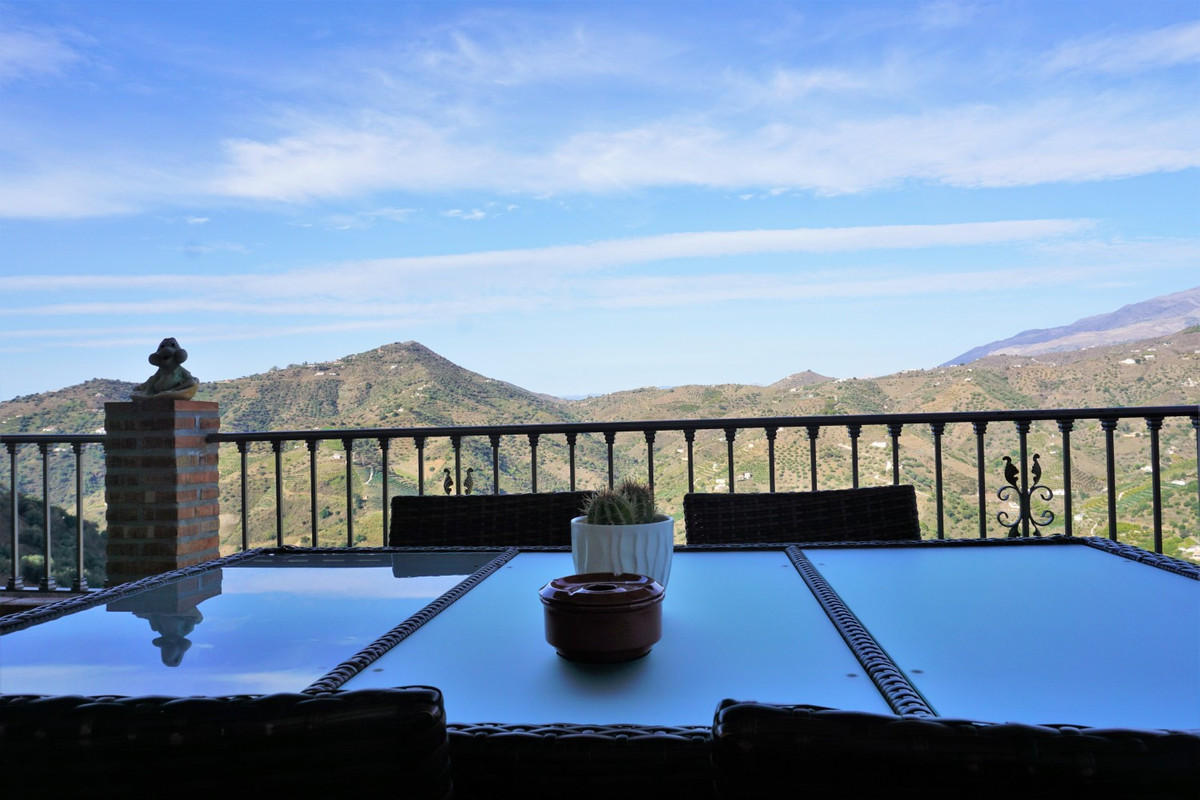 Se vende Villa - Chalet de 5 dormitorios en Costa Del Sol East, Málaga, España