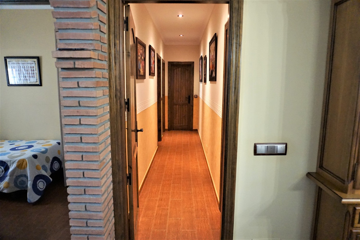 Se vende Villa - Chalet de 5 dormitorios en Costa Del Sol East, Málaga, España