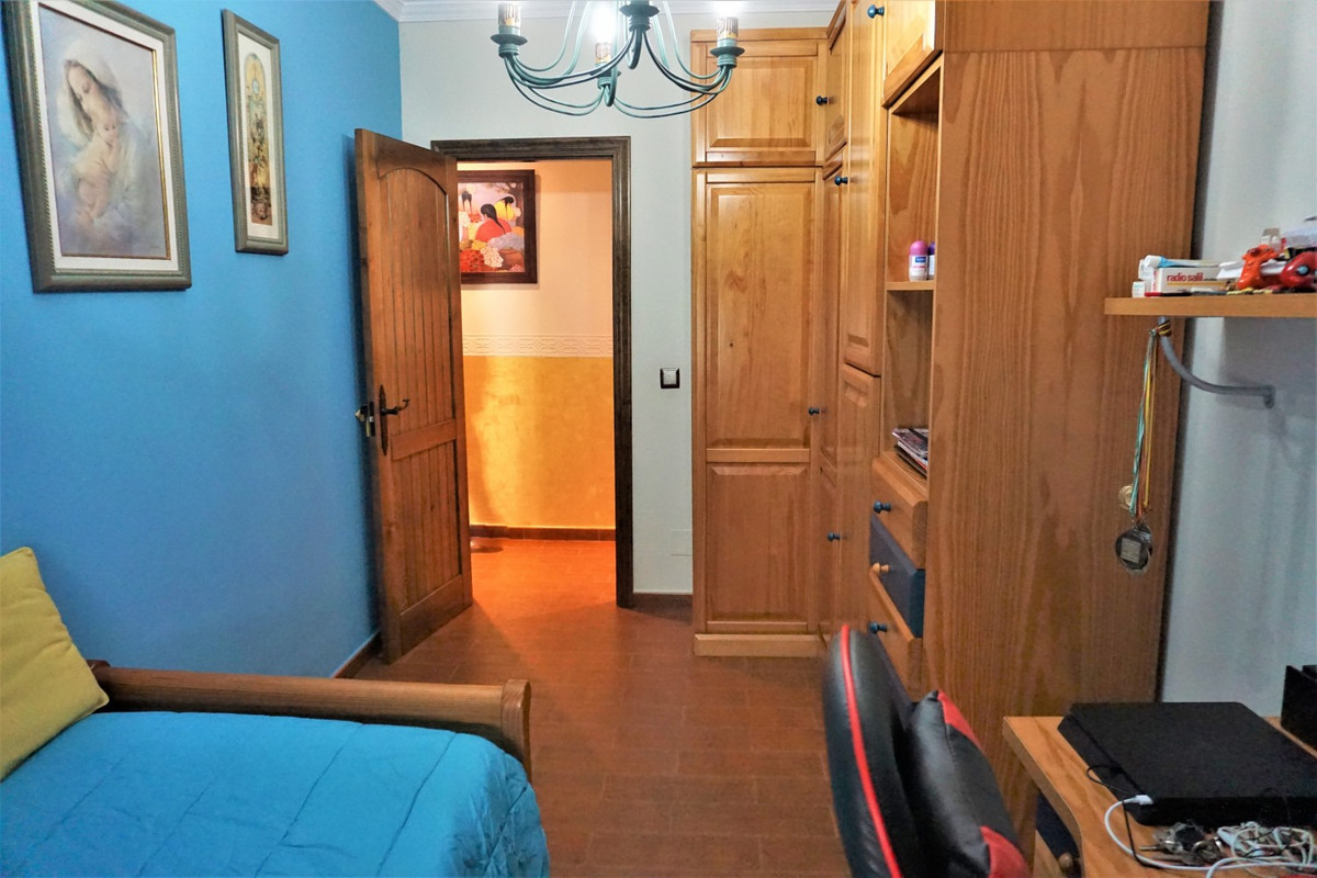 Se vende Villa - Chalet de 5 dormitorios en Costa Del Sol East, Málaga, España
