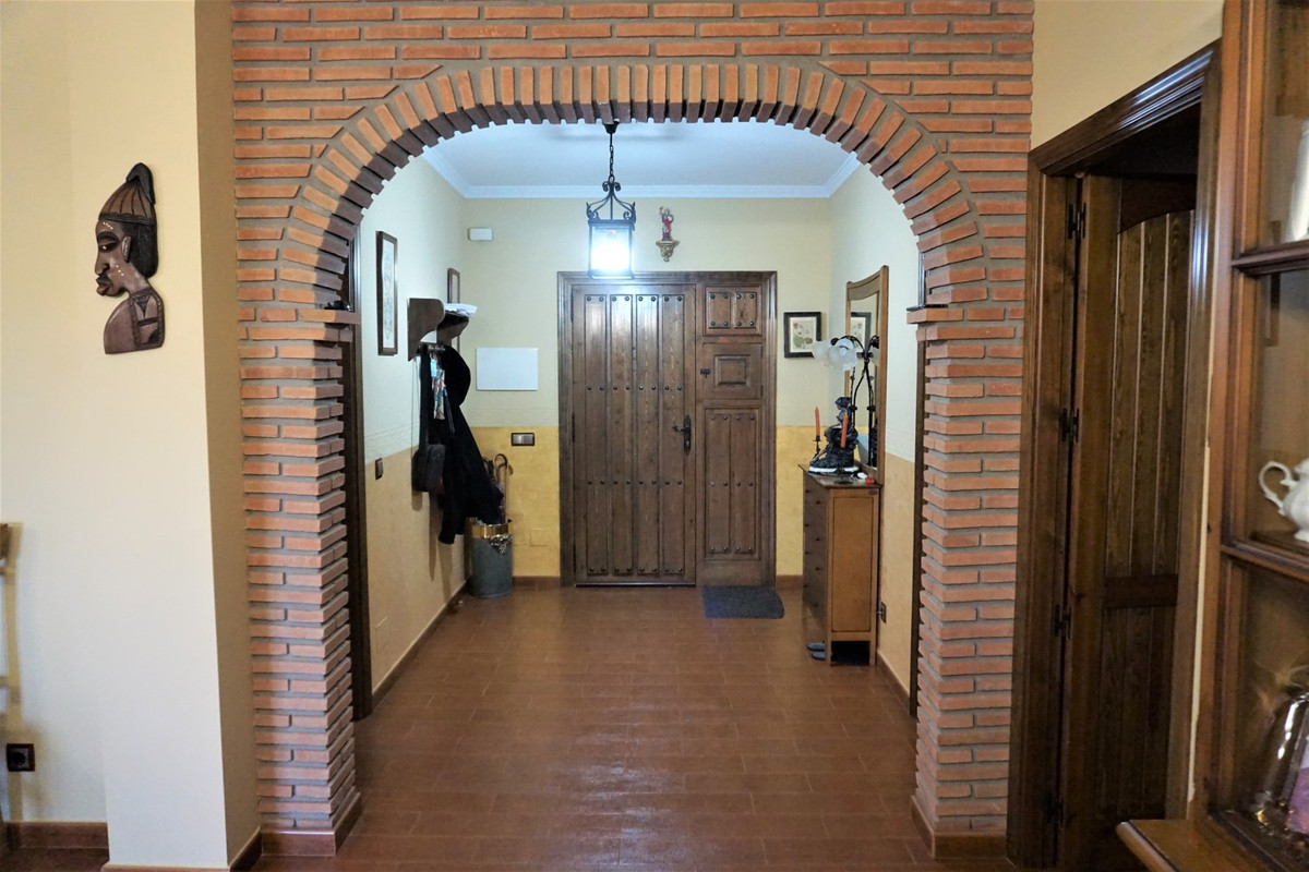 Se vende Villa - Chalet de 5 dormitorios en Costa Del Sol East, Málaga, España