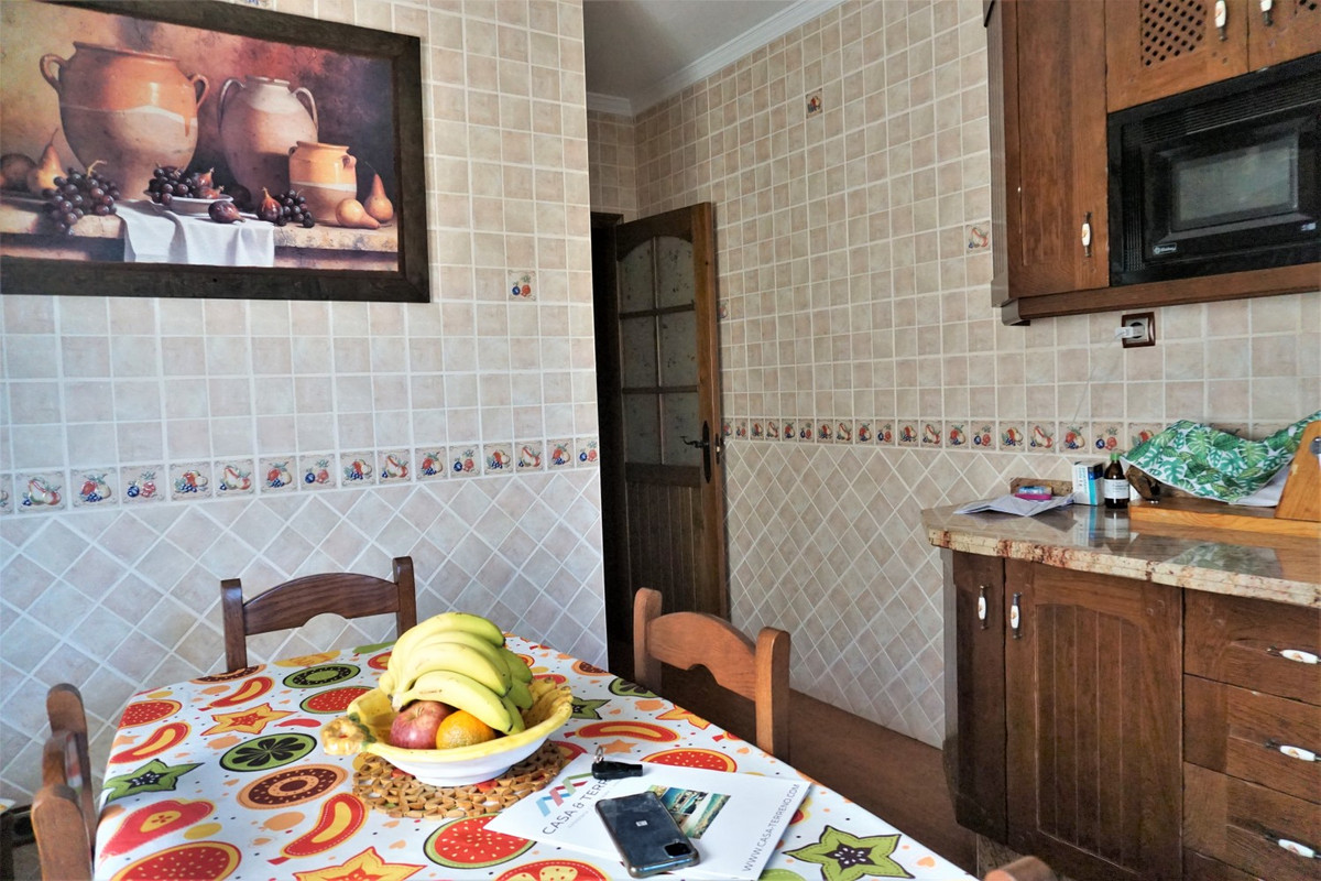 Se vende Villa - Chalet de 5 dormitorios en Costa Del Sol East, Málaga, España