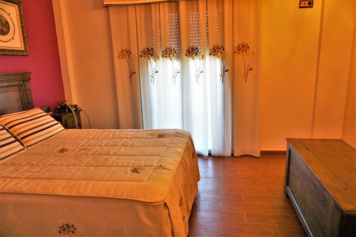 Se vende Villa - Chalet de 5 dormitorios en Costa Del Sol East, Málaga, España