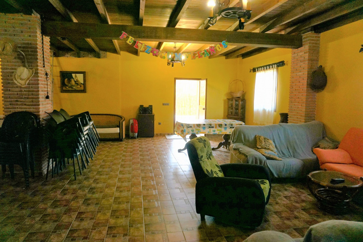 Se vende Villa - Chalet de 5 dormitorios en Costa Del Sol East, Málaga, España