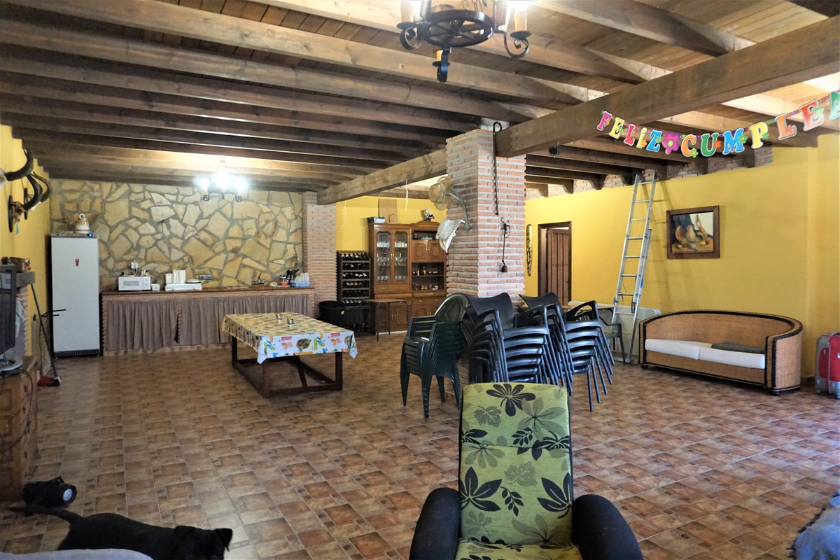 Se vende Villa - Chalet de 5 dormitorios en Costa Del Sol East, Málaga, España