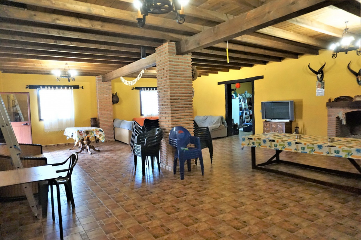Se vende Villa - Chalet de 5 dormitorios en Costa Del Sol East, Málaga, España