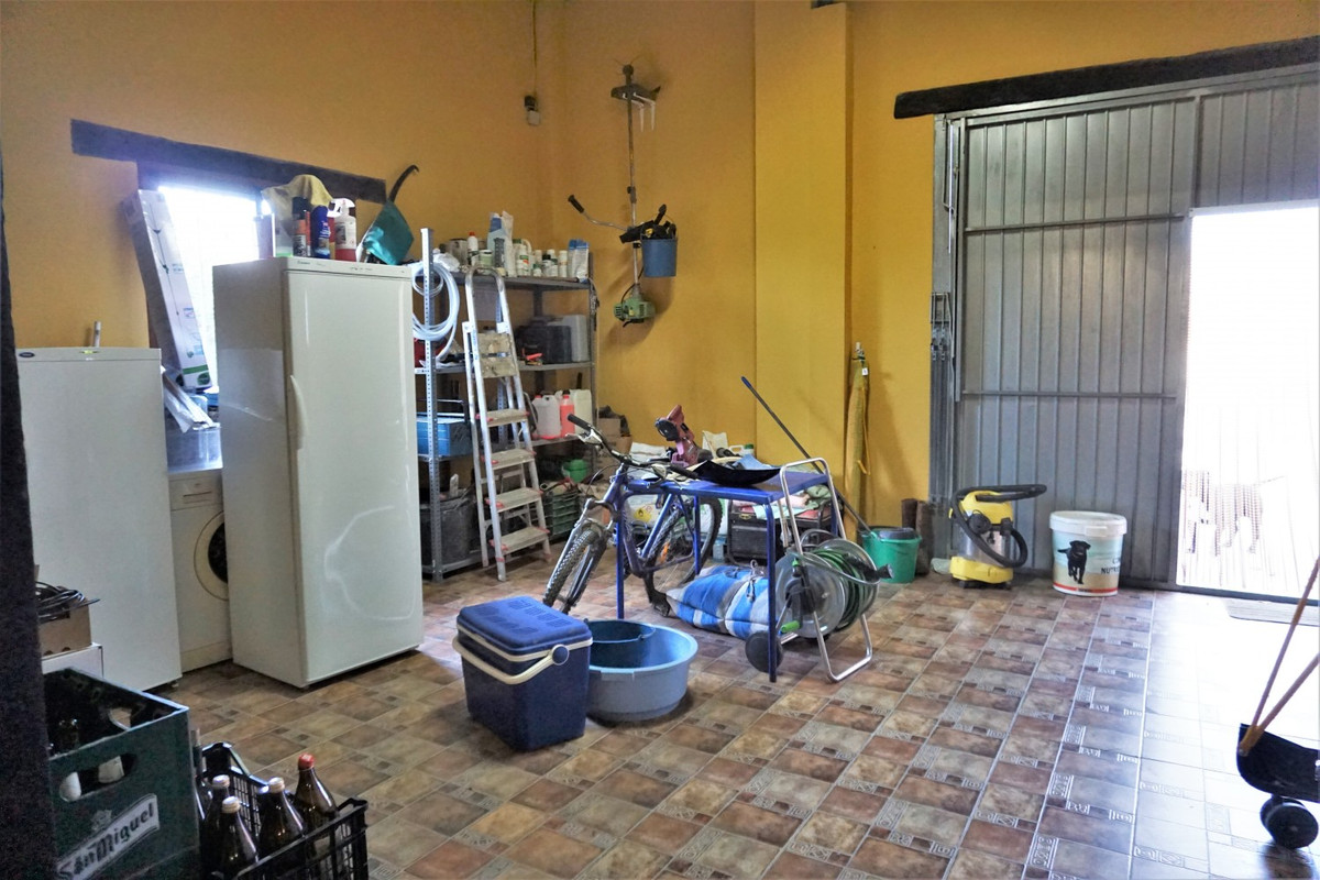 Se vende Villa - Chalet de 5 dormitorios en Costa Del Sol East, Málaga, España