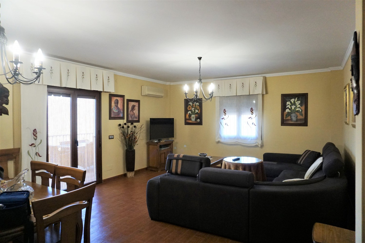 Se vende Villa - Chalet de 5 dormitorios en Costa Del Sol East, Málaga, España