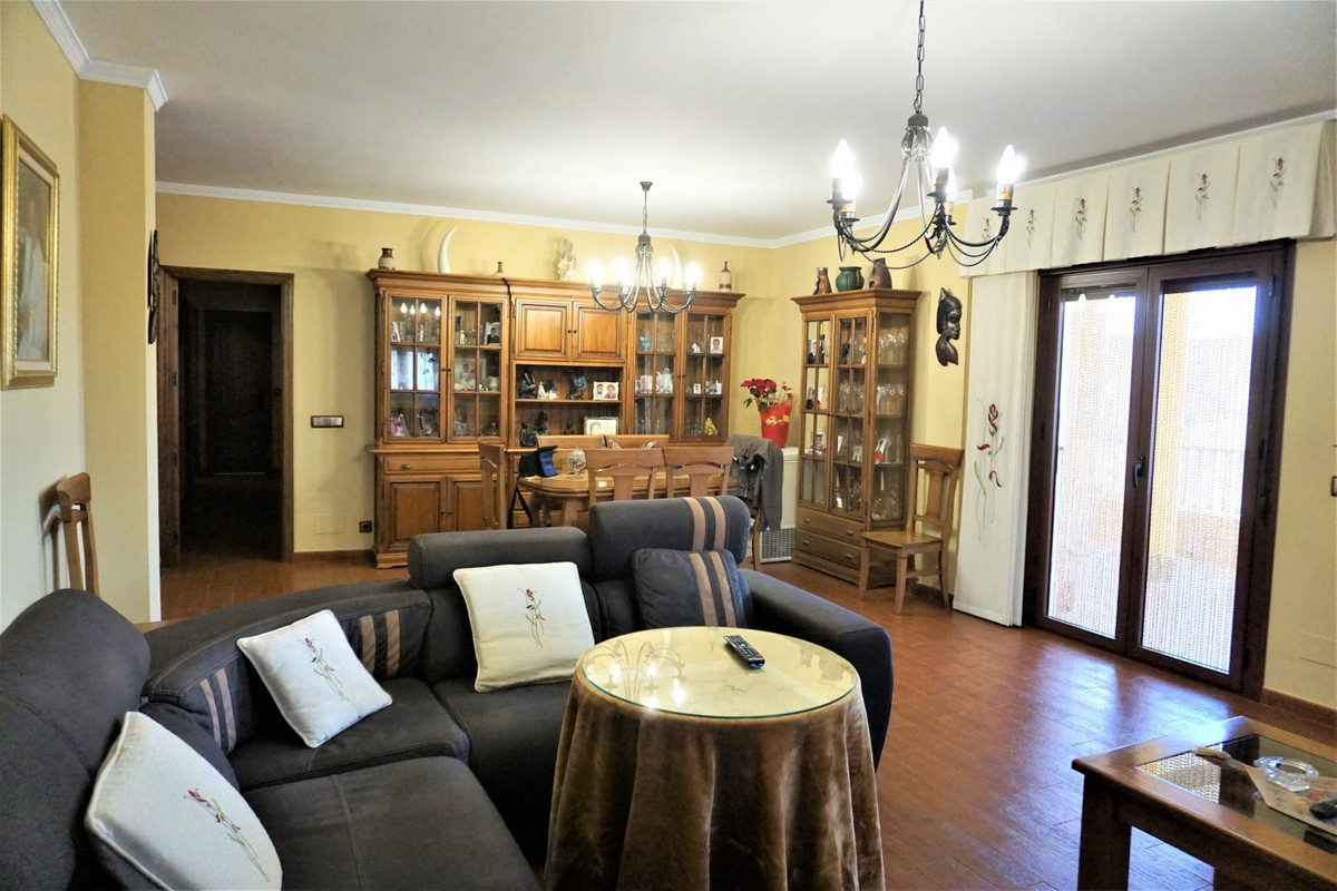 Se vende Villa - Chalet de 5 dormitorios en Costa Del Sol East, Málaga, España
