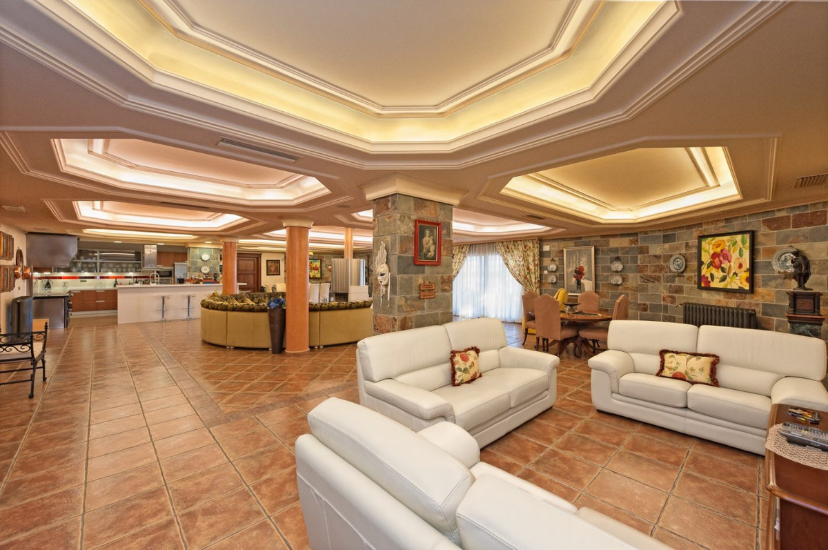 Se vende Villa - Chalet de 7 dormitorios en Costa Del Sol, Málaga, España