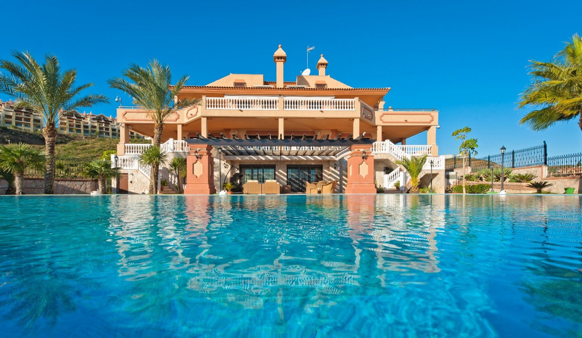 Se vende Villa - Chalet de 7 dormitorios en Costa Del Sol, Málaga, España