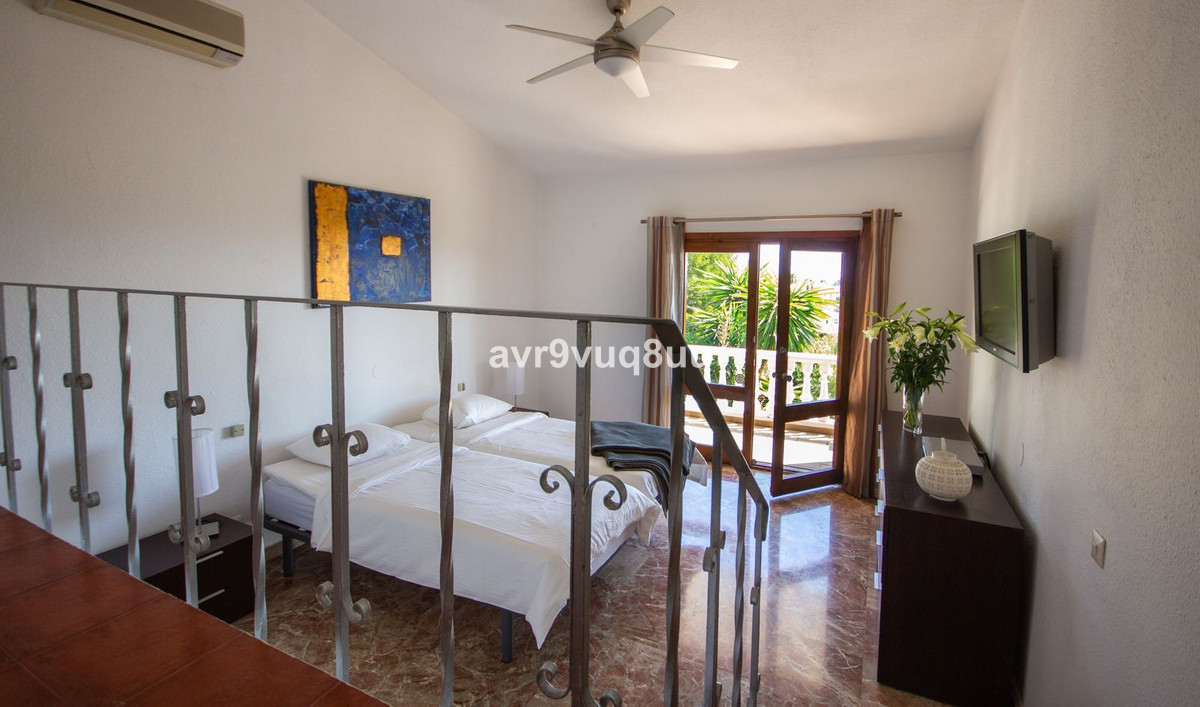 7 Bed Townhouse for sale in Mijas Costa Costa Del Sol, Málaga, Spain