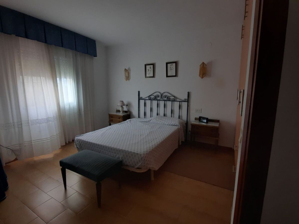 Se vende Villa - Chalet de 4 dormitorios en Costa Blanca, Alicante, España