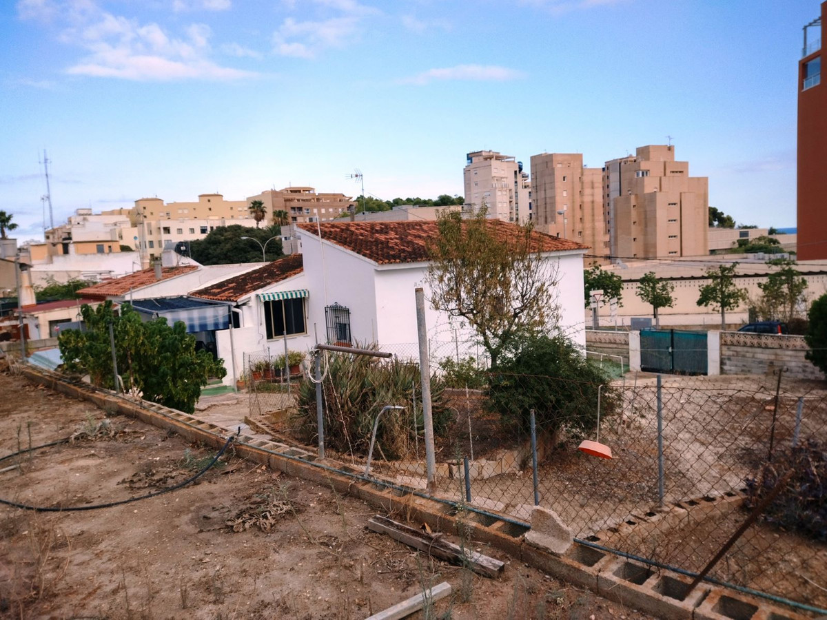 Se vende Villa - Chalet de 4 dormitorios en Costa Blanca, Alicante, España