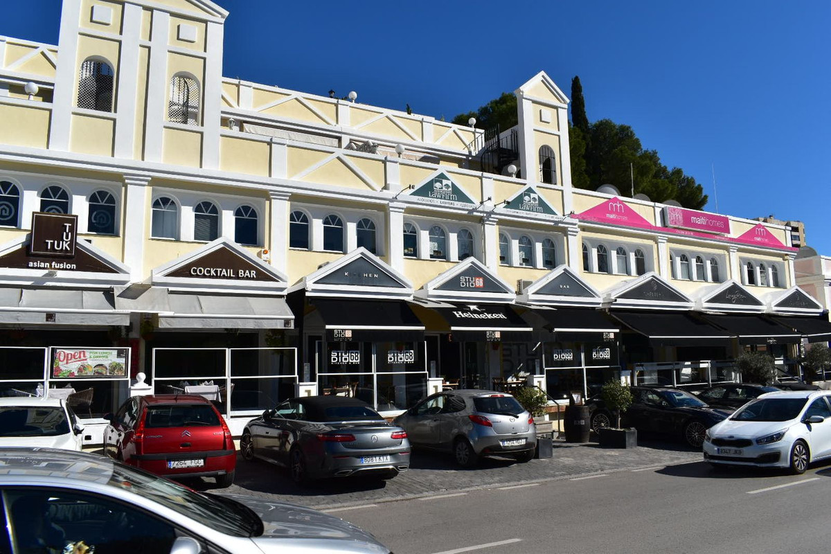 Commercial unit for sale in Aloha Costa Del Sol, Málaga, Spain