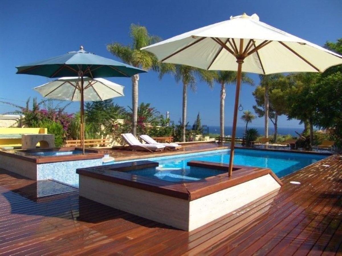 7 Bed Townhouse for sale in Altea Costa Blanca, Alicante, Spain