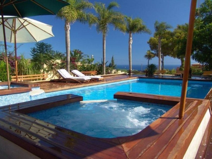 7 Bed Townhouse for sale in Altea Costa Blanca, Alicante, Spain