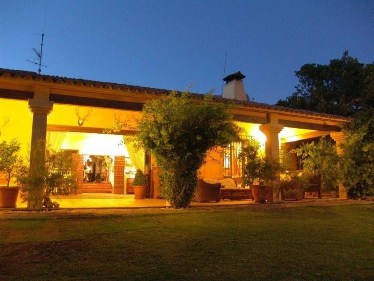 7 Bed Townhouse for sale in Altea Costa Blanca, Alicante, Spain
