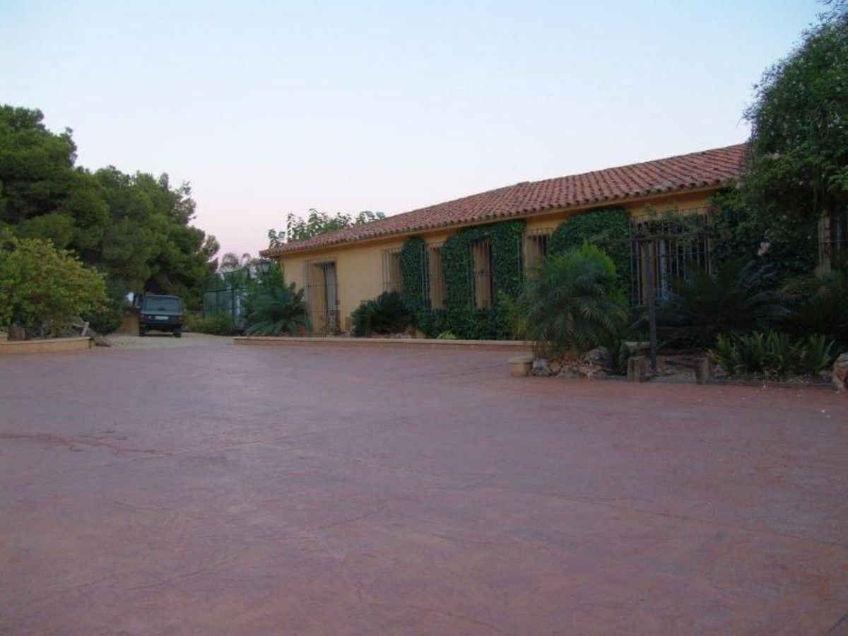 7 Bed Townhouse for sale in Altea Costa Blanca, Alicante, Spain