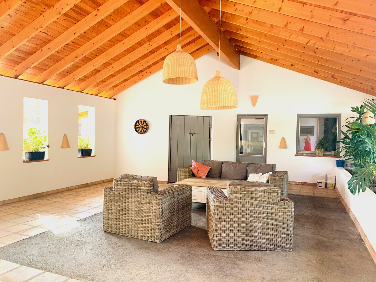 9 Bed Townhouse for sale in Lalfás Del Pi Costa Blanca, Alicante, Spain