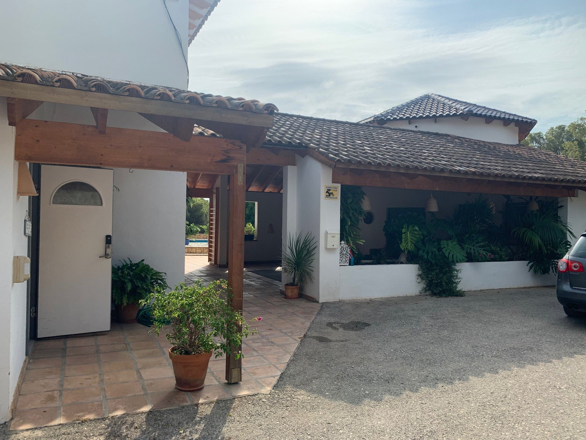 9 Bed Townhouse for sale in Lalfás Del Pi Costa Blanca, Alicante, Spain