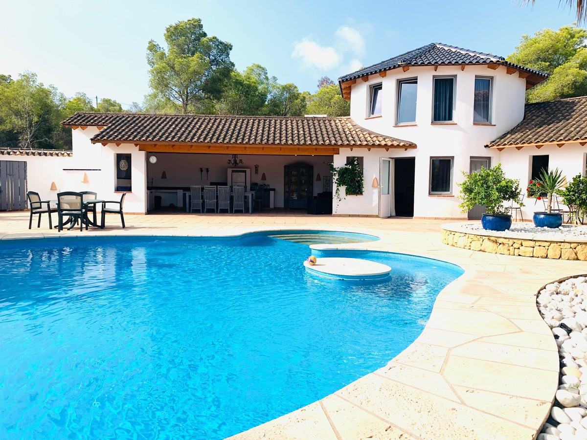 9 Bed Townhouse for sale in Lalfás Del Pi Costa Blanca, Alicante, Spain