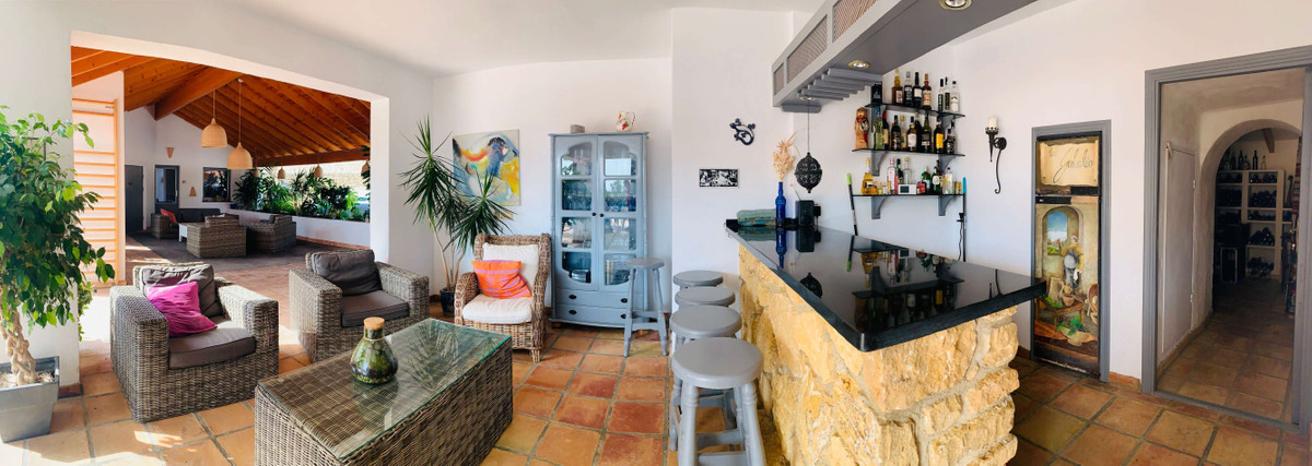 9 Bed Townhouse for sale in Lalfás Del Pi Costa Blanca, Alicante, Spain