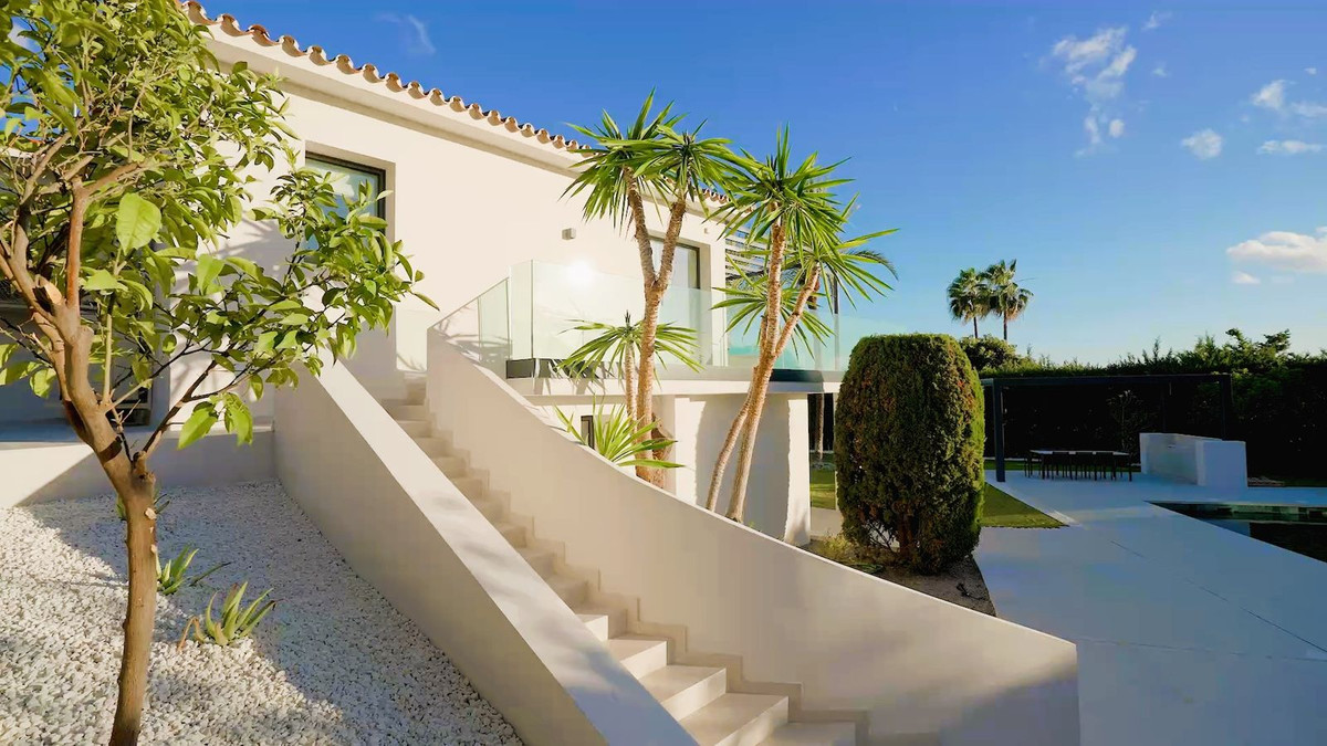 Se vende Villa - Chalet de 5 dormitorios en Costa Del Sol, Málaga, España