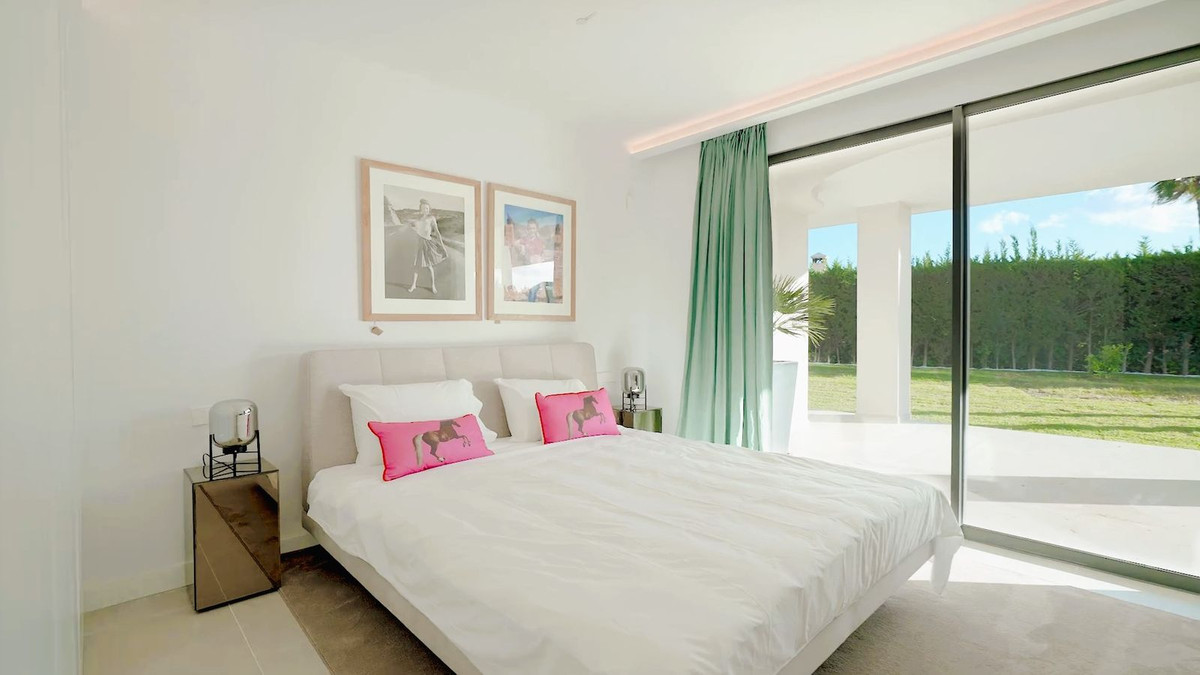 Se vende Villa - Chalet de 5 dormitorios en Costa Del Sol, Málaga, España