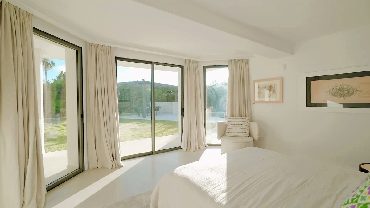 Se vende Villa - Chalet de 5 dormitorios en Costa Del Sol, Málaga, España