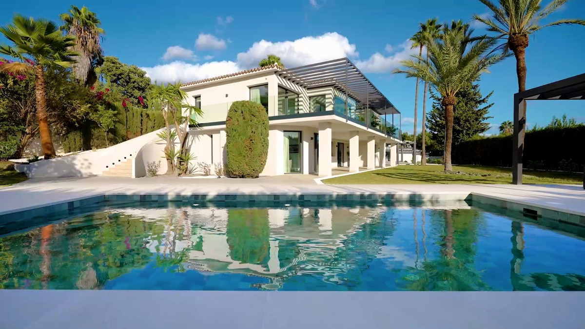 Se vende Villa - Chalet de 5 dormitorios en Costa Del Sol, Málaga, España