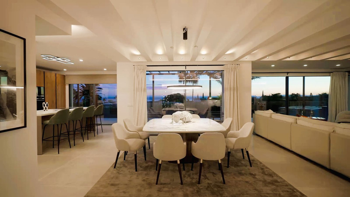 Se vende Villa - Chalet de 5 dormitorios en Costa Del Sol, Málaga, España