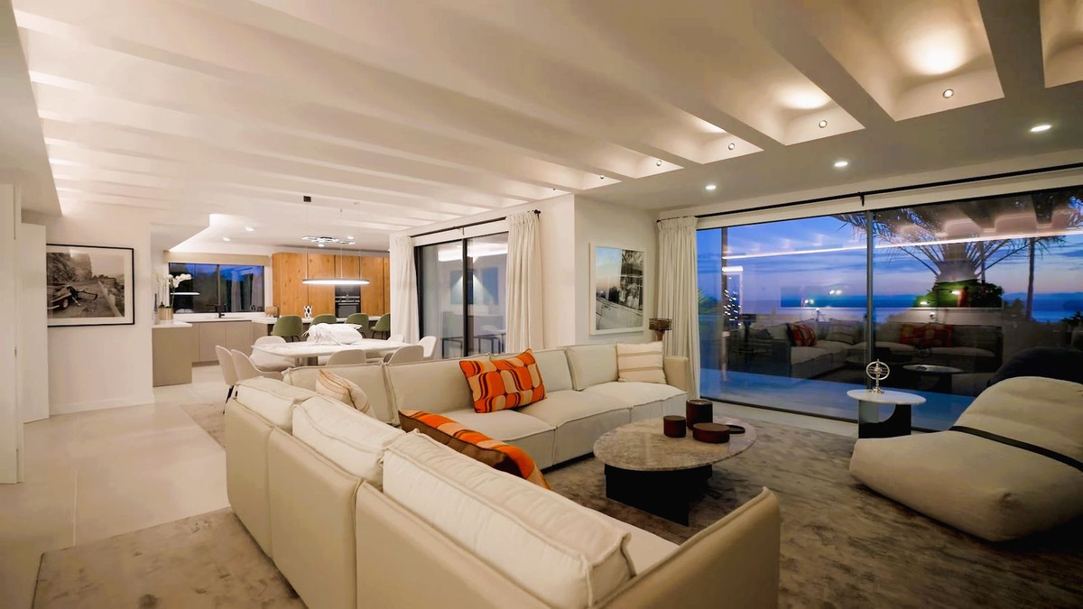 Se vende Villa - Chalet de 5 dormitorios en Costa Del Sol, Málaga, España