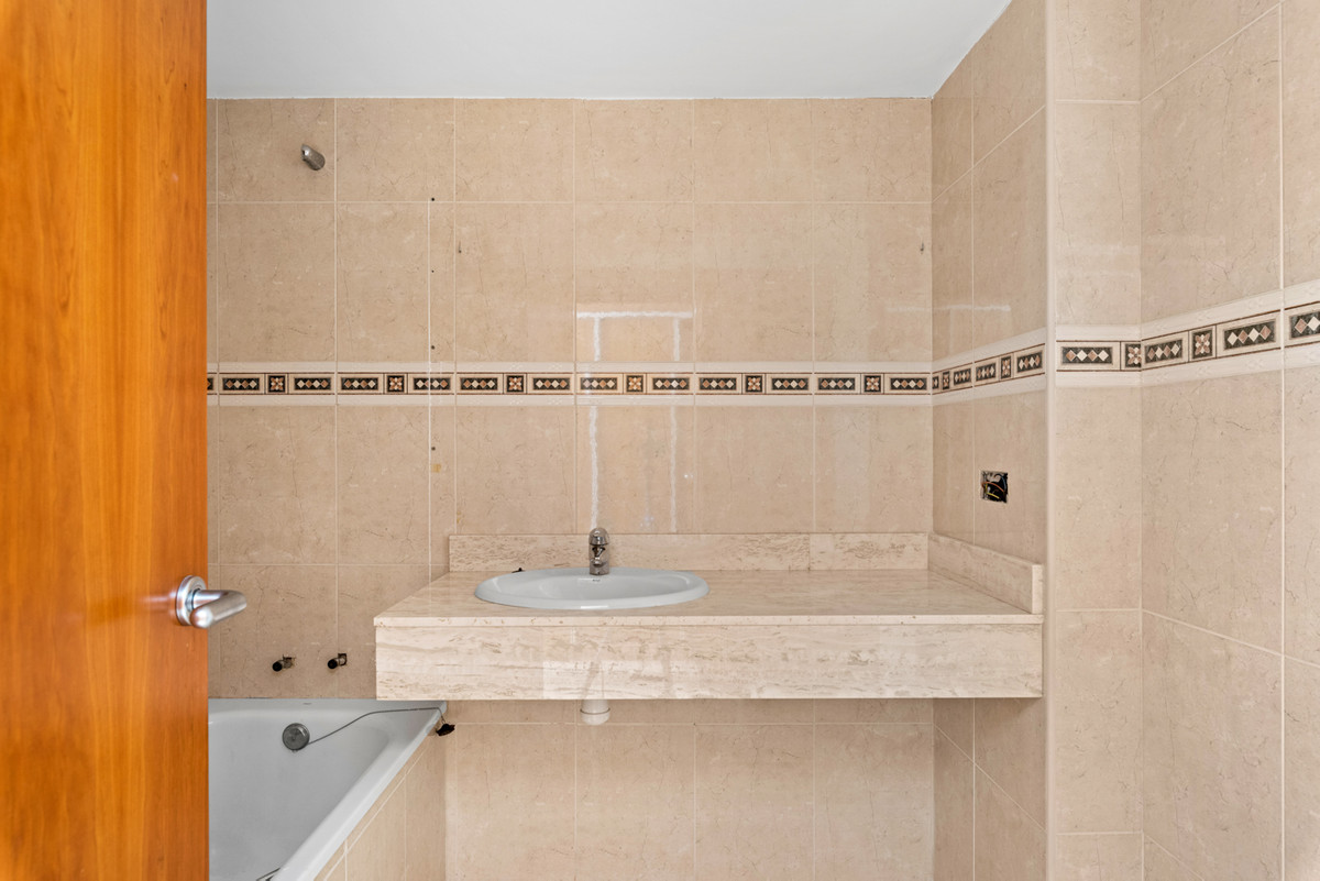Se vende Apartamento Planta Media de 2 dormitorios en Costa Blanca, Alicante, España