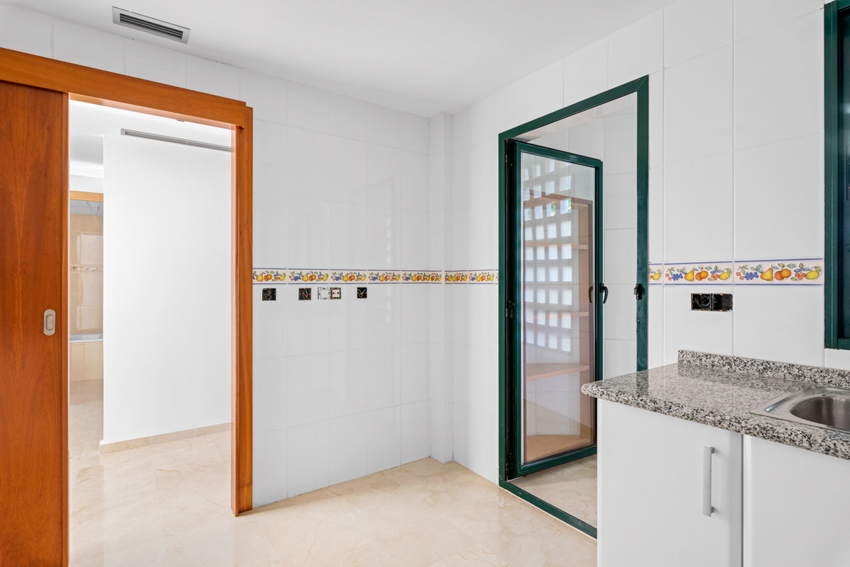 Se vende Apartamento Planta Media de 2 dormitorios en Costa Blanca, Alicante, España