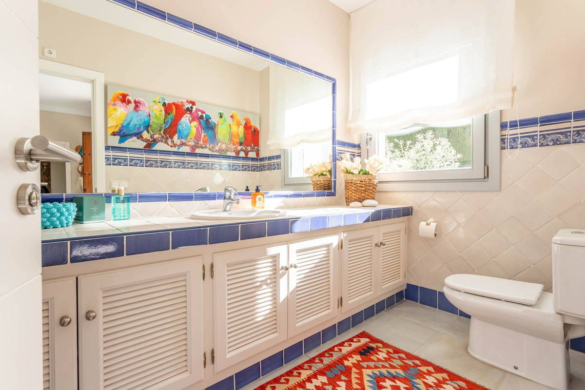 Se vende Villa - Chalet de 4 dormitorios en Costa Del Sol, Málaga, España