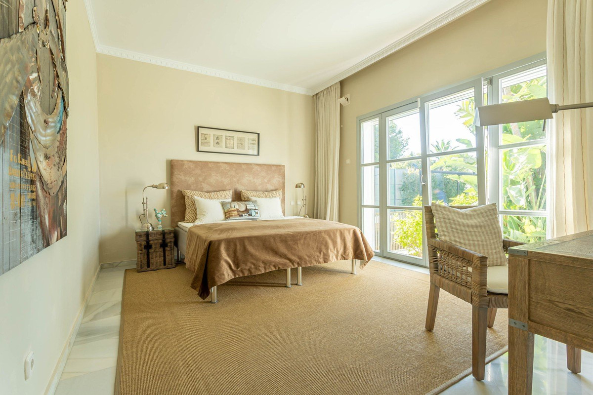 Se vende Villa - Chalet de 4 dormitorios en Costa Del Sol, Málaga, España