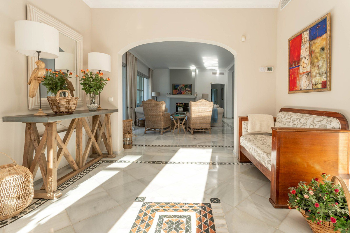 Se vende Villa - Chalet de 4 dormitorios en Costa Del Sol, Málaga, España