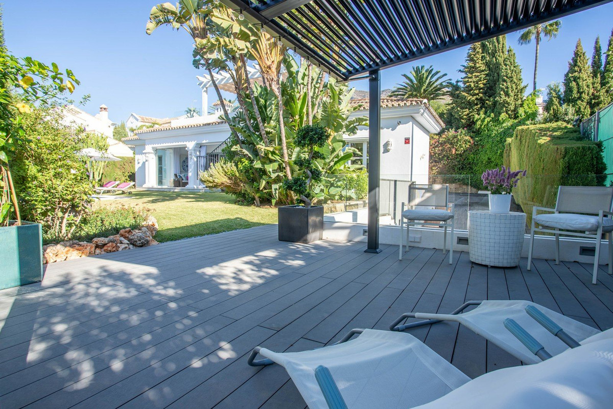 Se vende Villa - Chalet de 4 dormitorios en Costa Del Sol, Málaga, España