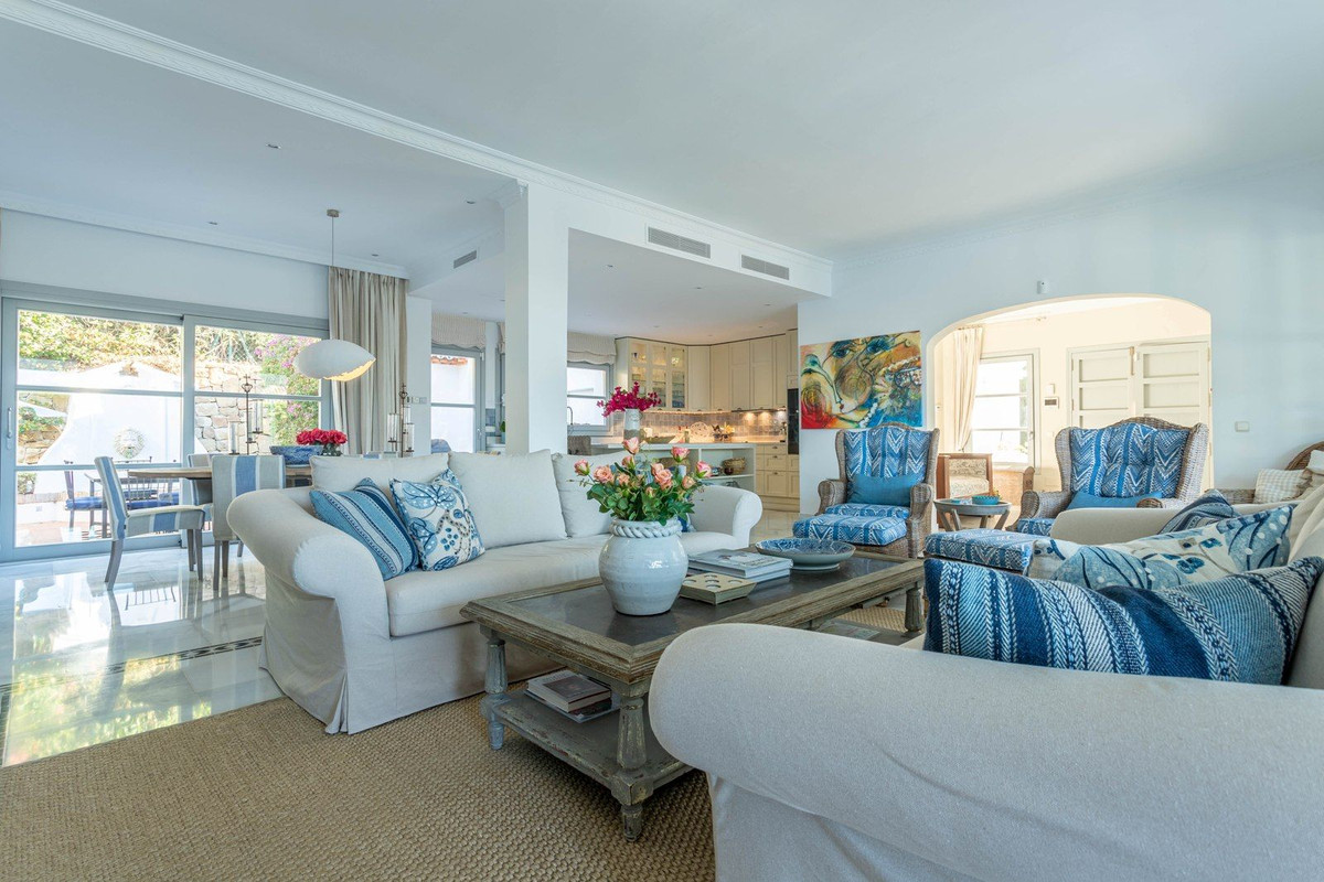 Se vende Villa - Chalet de 4 dormitorios en Costa Del Sol, Málaga, España
