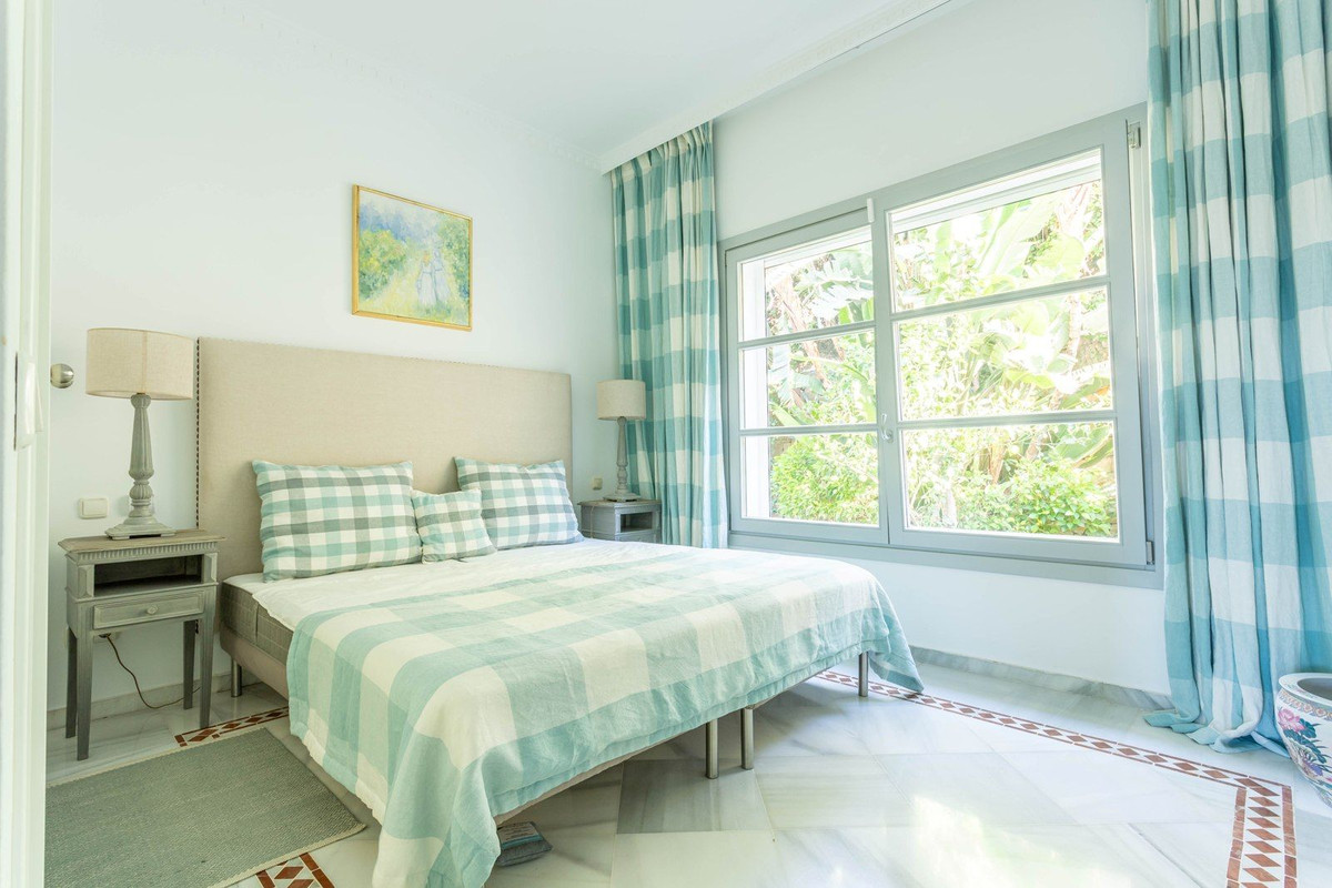 Se vende Villa - Chalet de 4 dormitorios en Costa Del Sol, Málaga, España