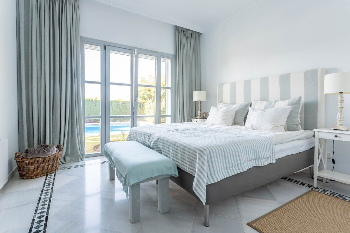 Se vende Villa - Chalet de 4 dormitorios en Costa Del Sol, Málaga, España