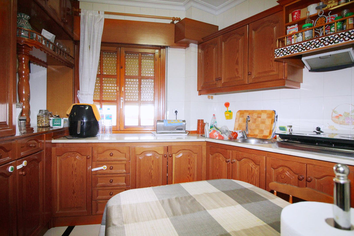 4 Bed Commercial unit for sale in Coín Costa Del Sol, Málaga, Spain